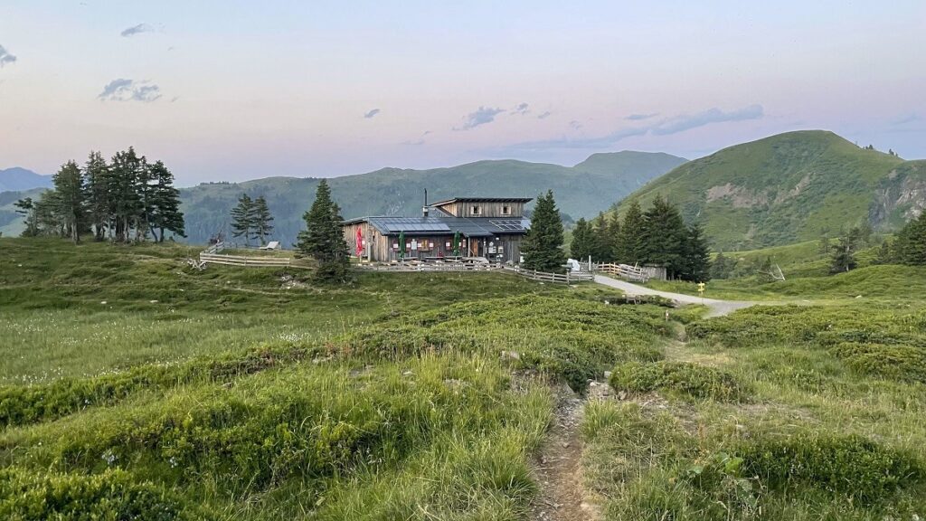 De Zollnersee-Hütte is de ideale plek voor de start van een huttentocht in de Alpen