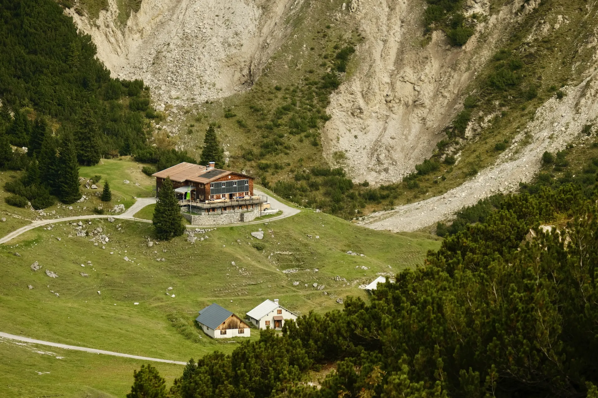 De Heinrich-Hueter-Hütte in het Räatikongebergte