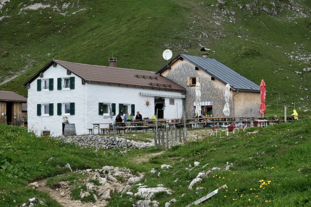 De Widdersteinhütte, een mooie slaapplek tijdens een huttentocht door het Bregenzerwald.