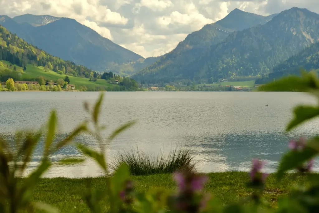 De Schliersee, een idyllisch bergmeer in de Beierse Alpen