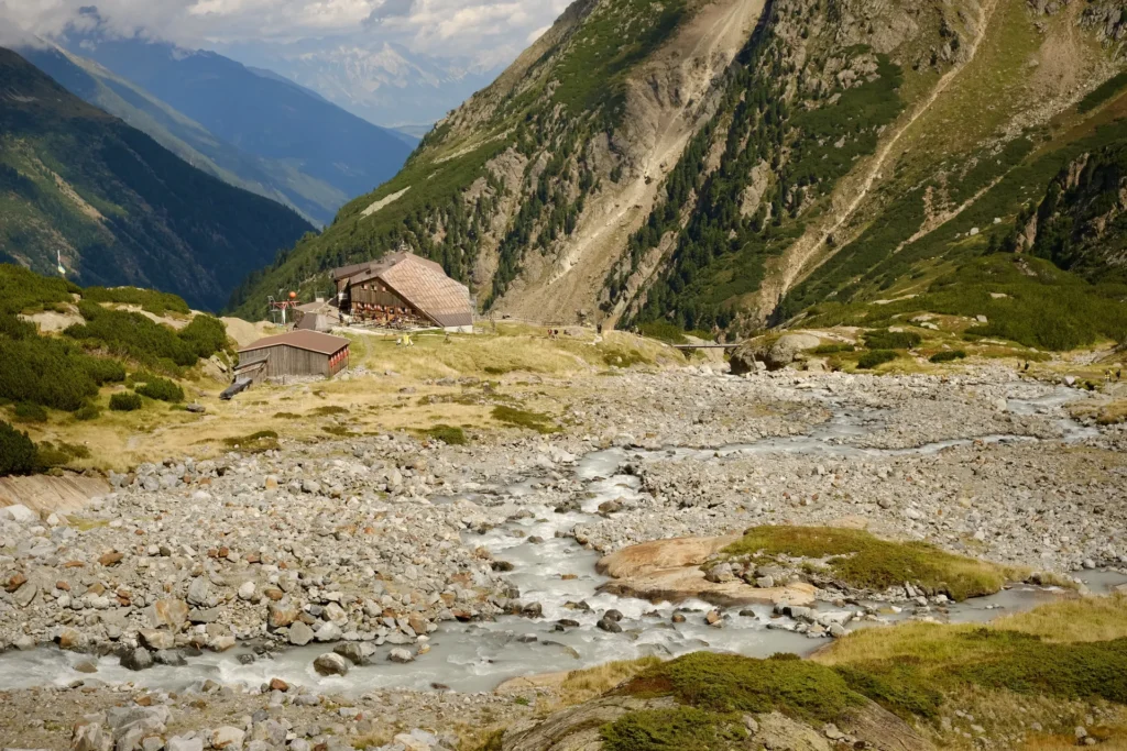 De Wilde Wasser Weg in het Stubaital loopt onder andere langs de Sulzenauhütte